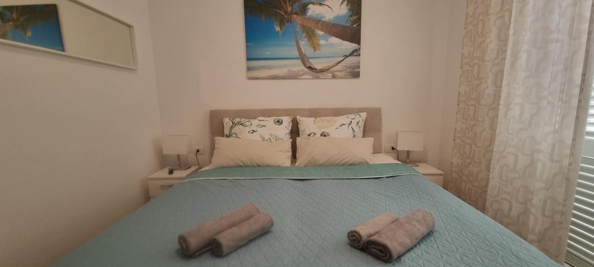 Deluxe Novalja Apartment Ngoại thất bức ảnh